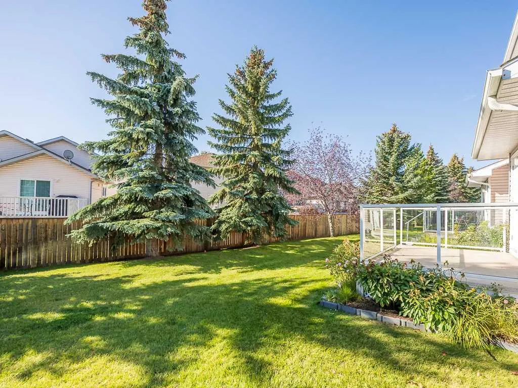 100 Catalina Circle NE