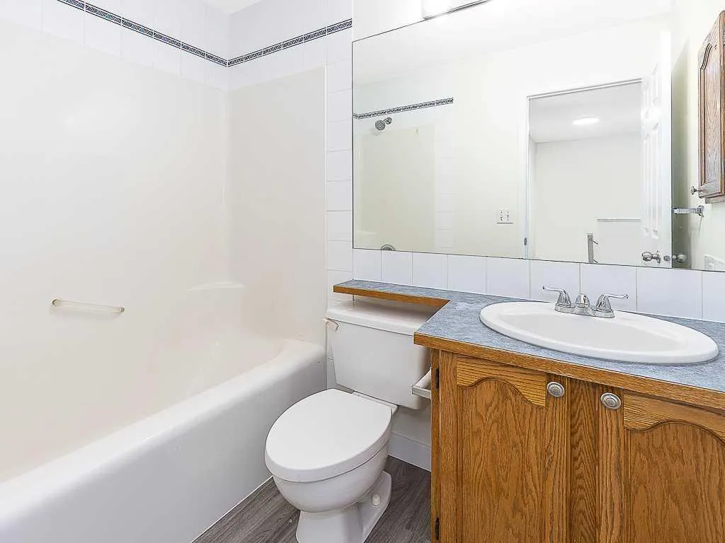 100 Catalina Circle NE