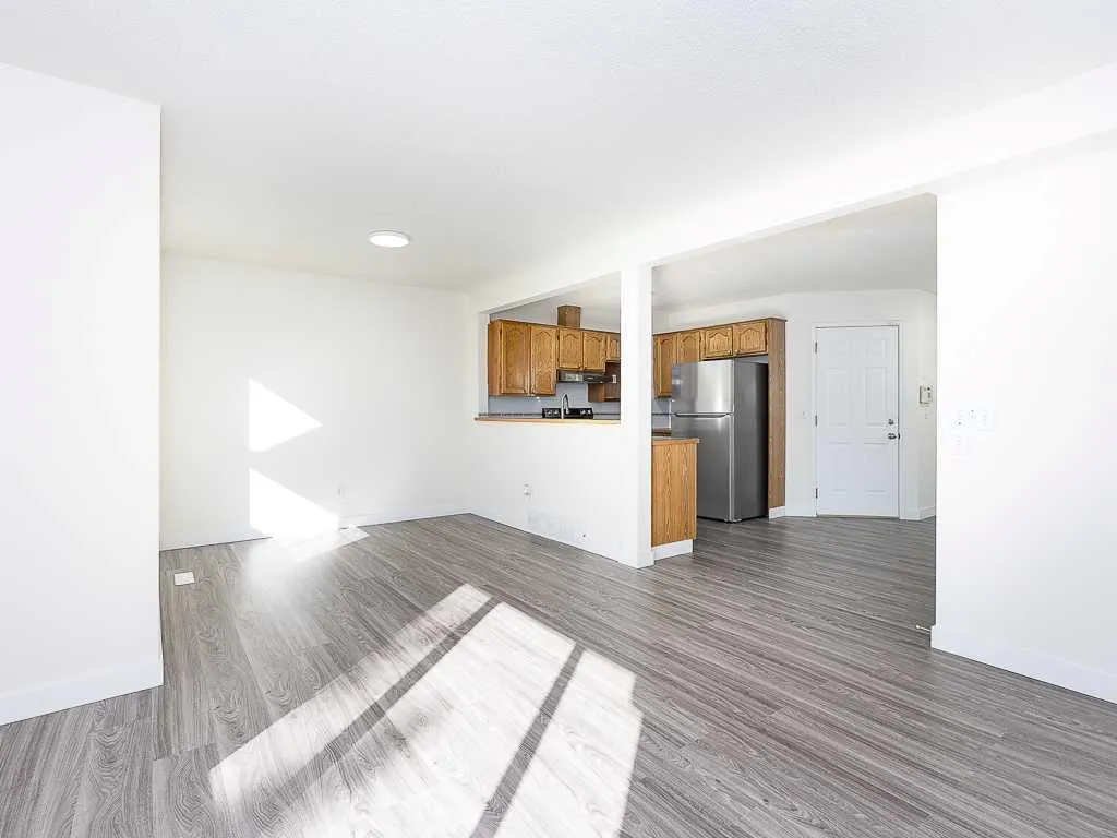 100 Catalina Circle NE