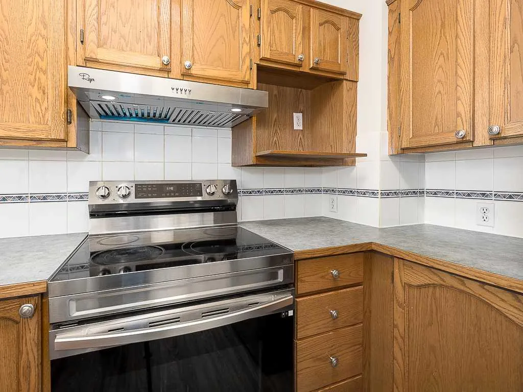 100 Catalina Circle NE