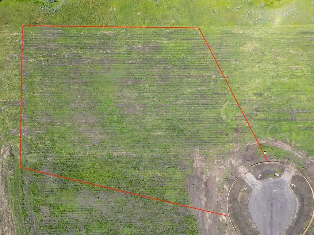 Lot 1 32 Street W