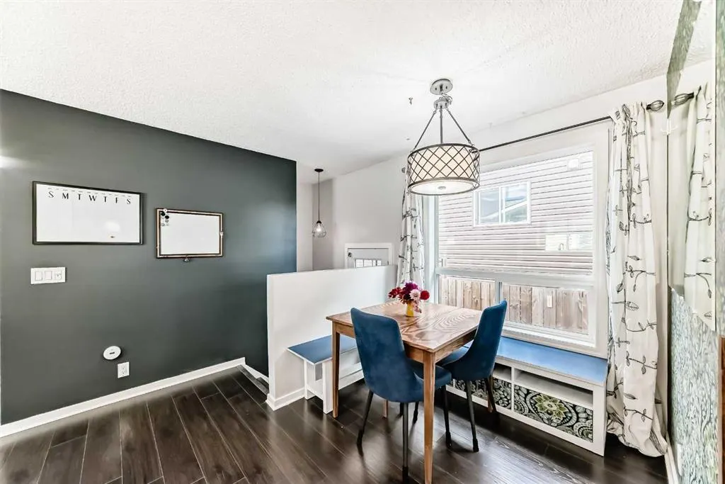 12 Taraglen Road NE
