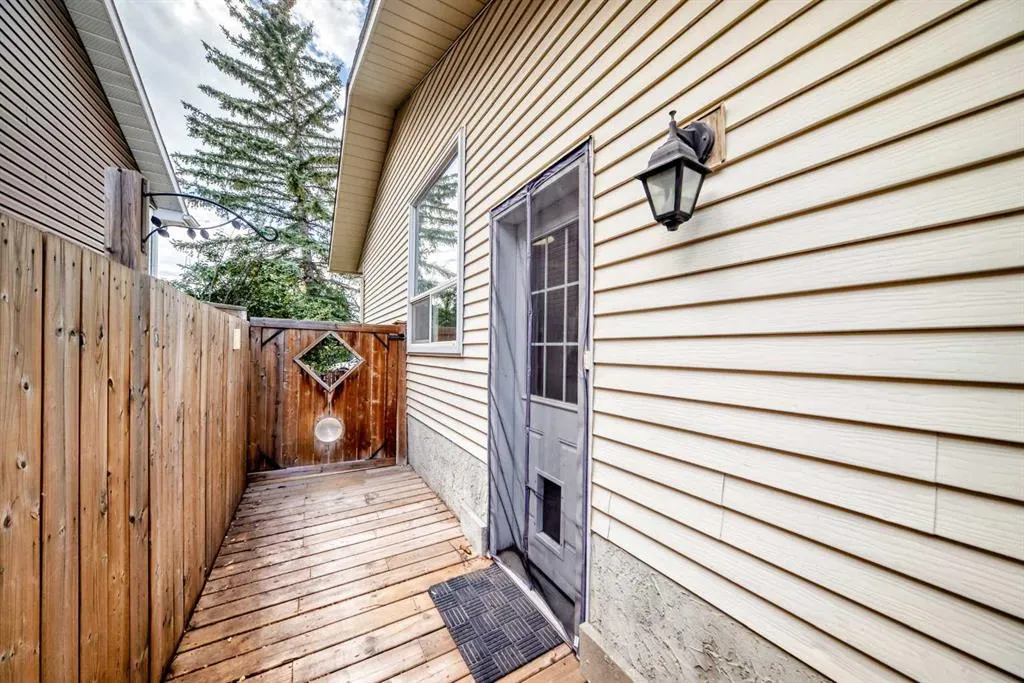12 Taraglen Road NE