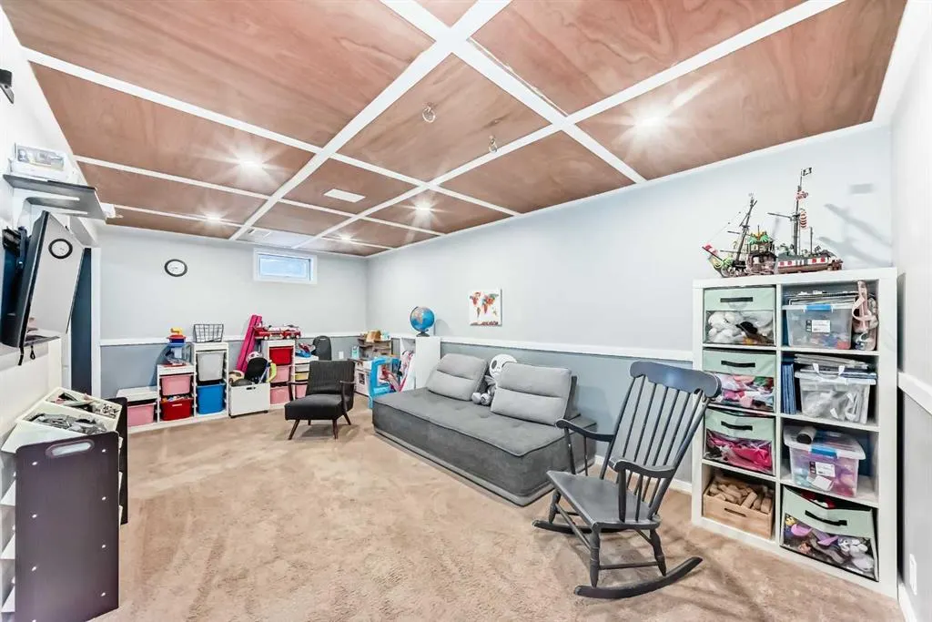 12 Taraglen Road NE