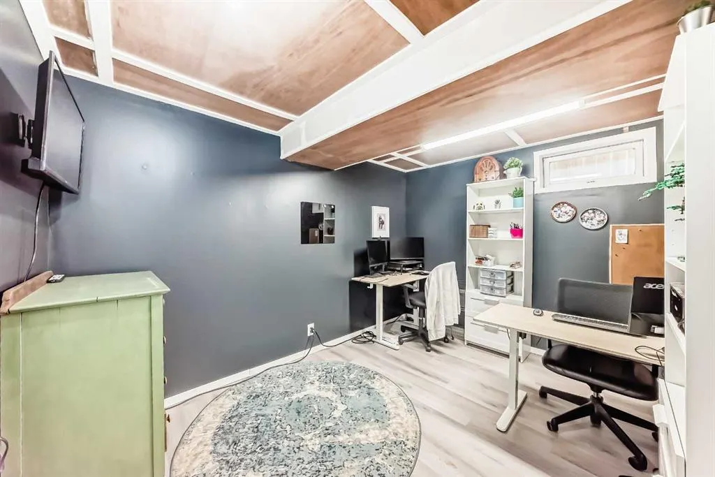 12 Taraglen Road NE