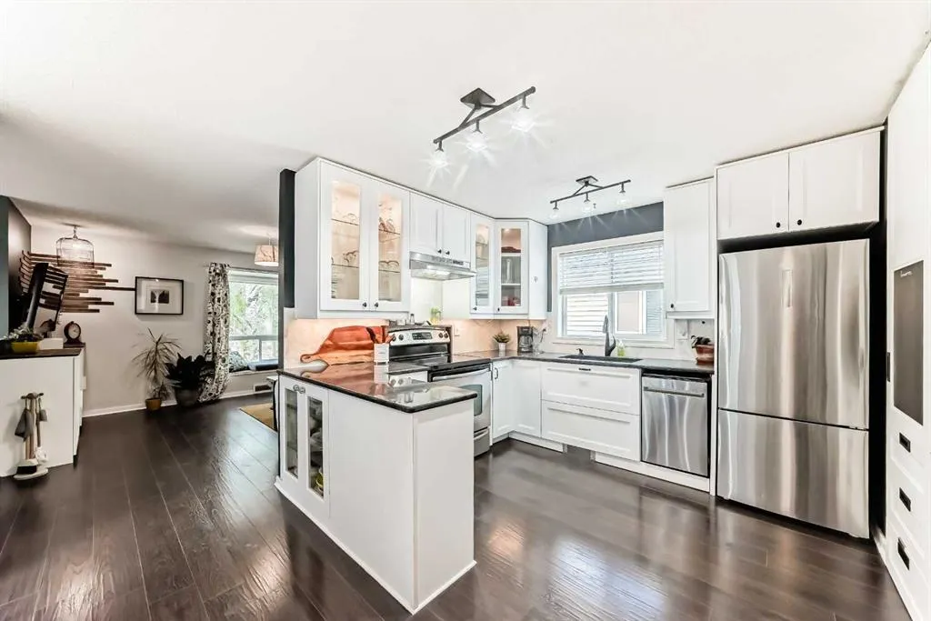 12 Taraglen Road NE