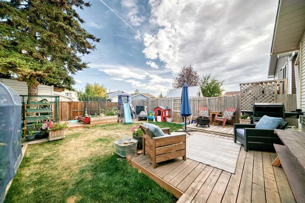12 Taraglen Road NE