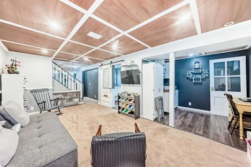12 Taraglen Road NE