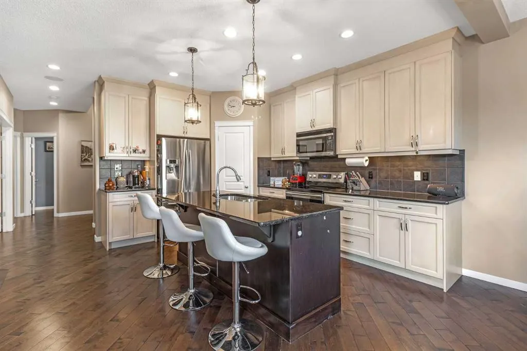 6 Auburn Glen Common SE