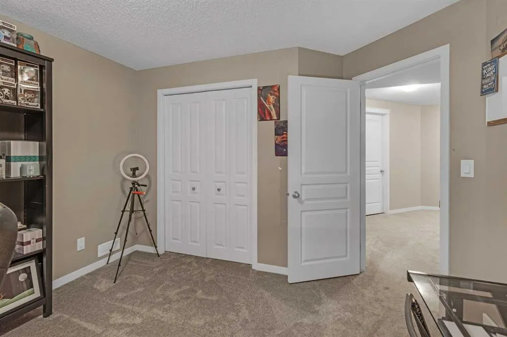 6 Auburn Glen Common SE