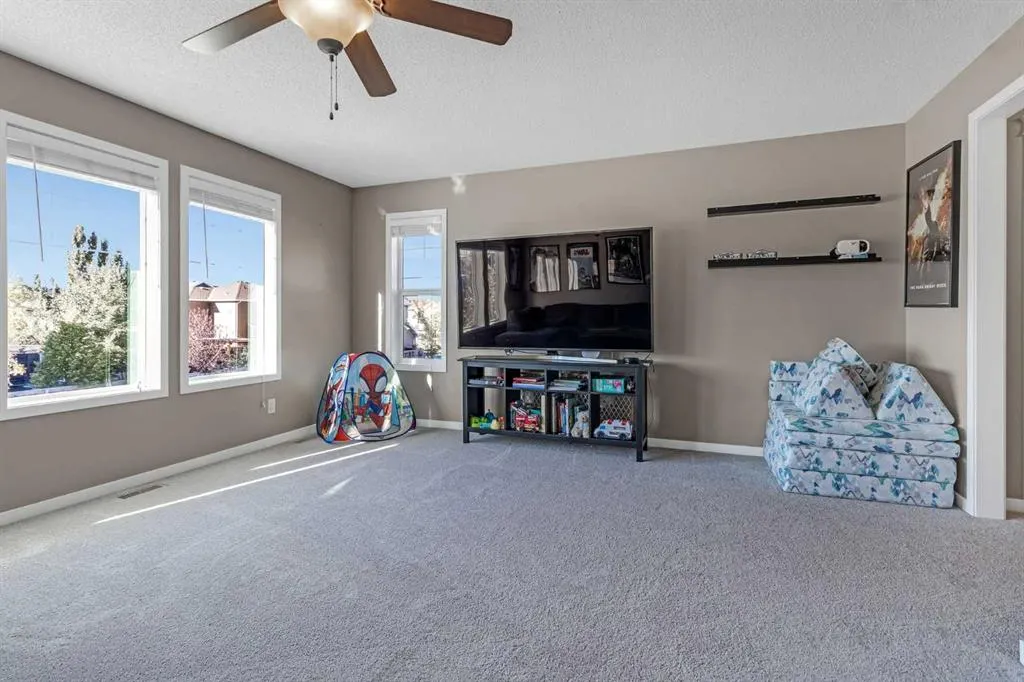 6 Auburn Glen Common SE