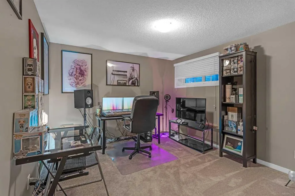 6 Auburn Glen Common SE