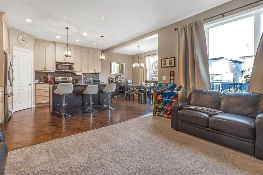 6 Auburn Glen Common SE