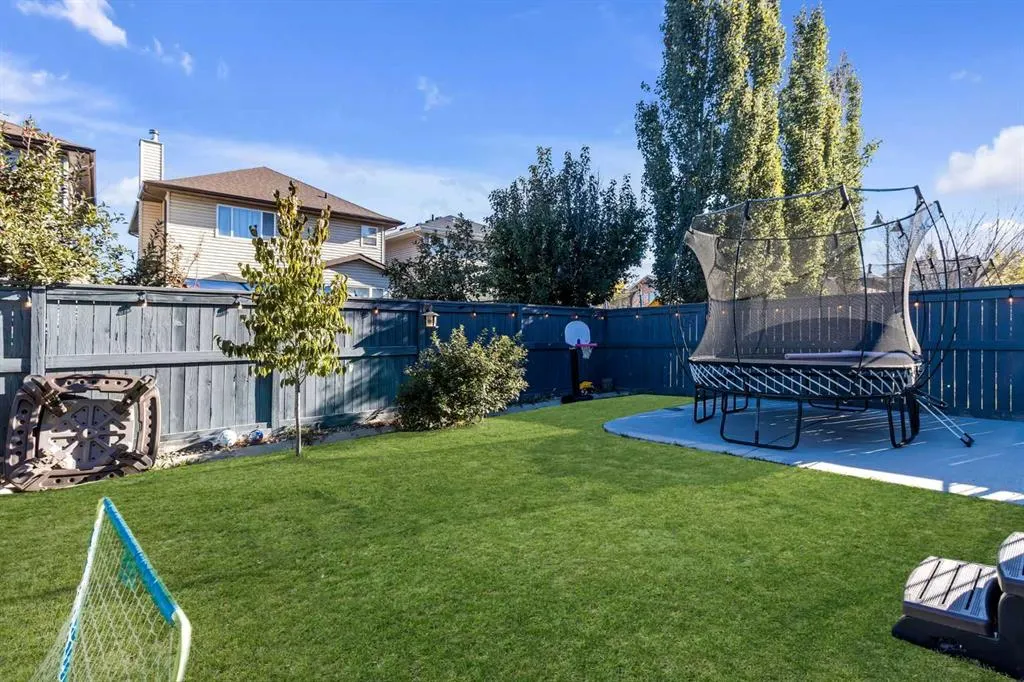 6 Auburn Glen Common SE
