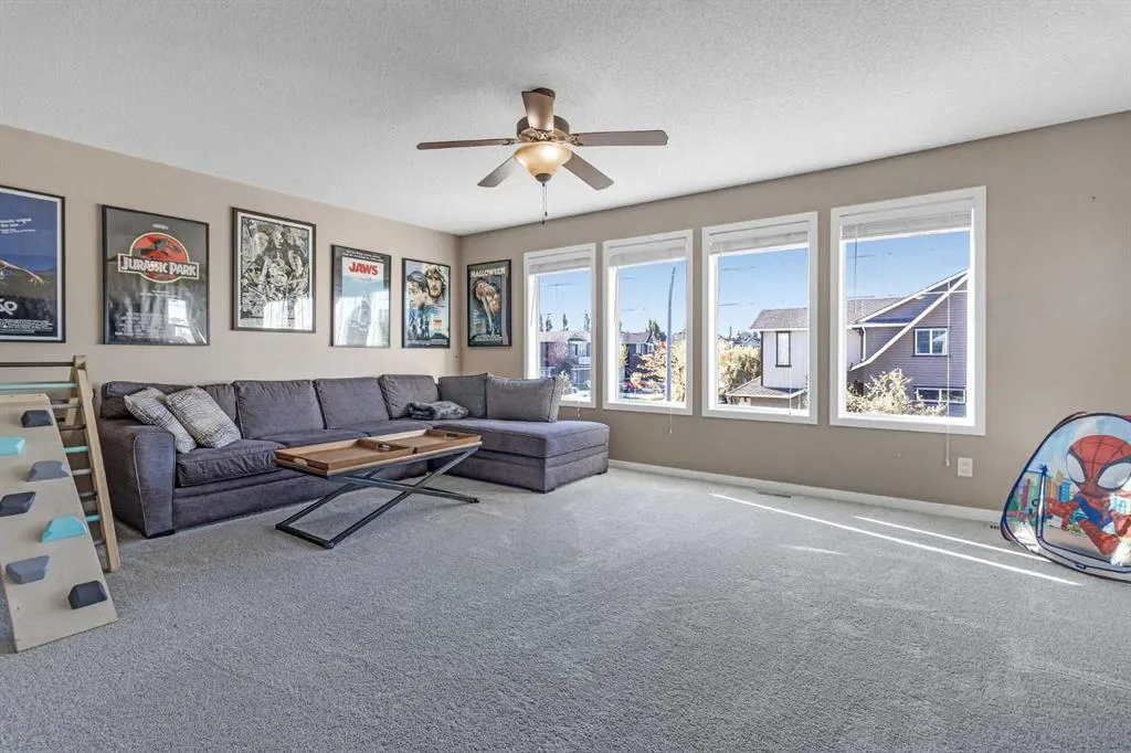 6 Auburn Glen Common SE