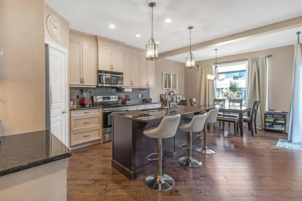 6 Auburn Glen Common SE