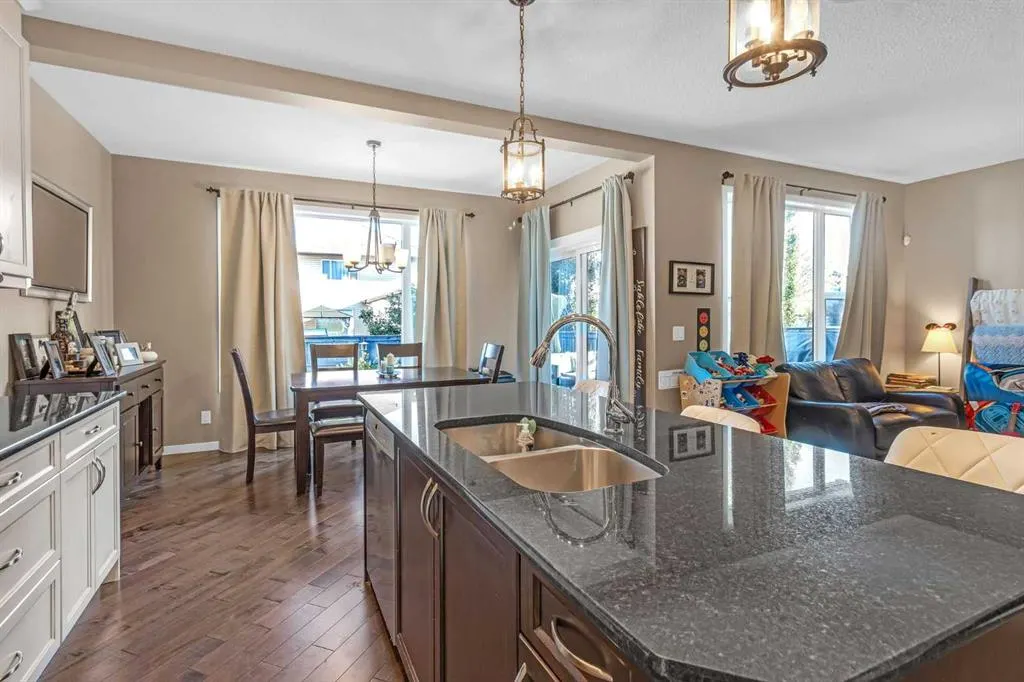 6 Auburn Glen Common SE