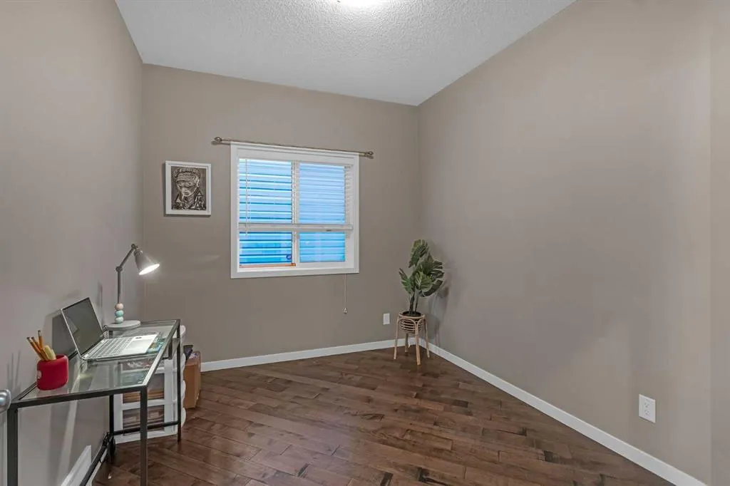 6 Auburn Glen Common SE