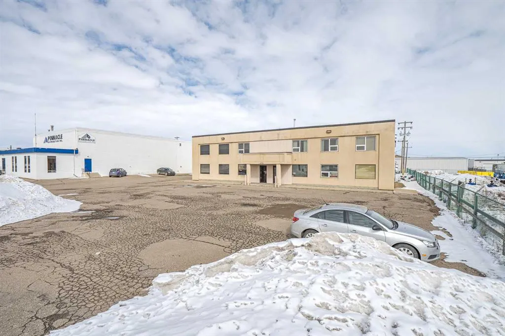 5208 62 Street, #Bay 4