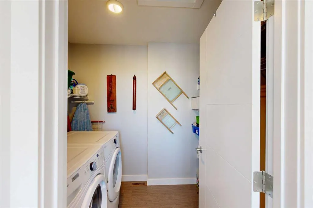 102 Drake Landing Wynd