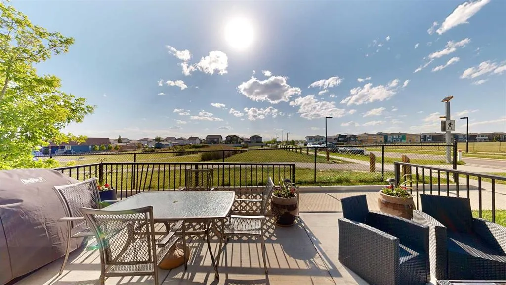 102 Drake Landing Wynd