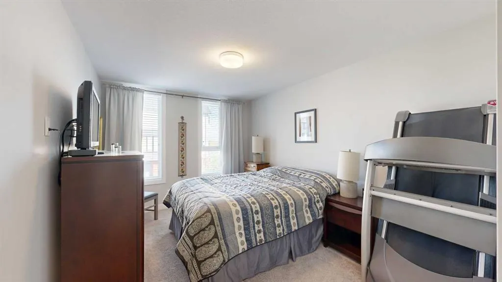 102 Drake Landing Wynd