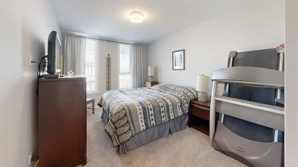 102 Drake Landing Wynd
