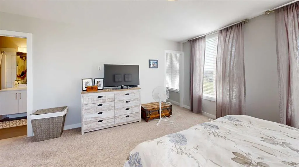 102 Drake Landing Wynd