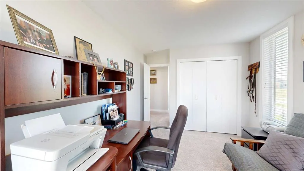 102 Drake Landing Wynd