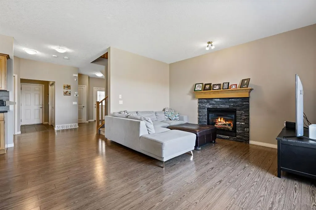114 Everglen Crescent SW