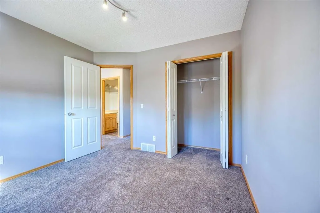 19 Westpoint Court SW