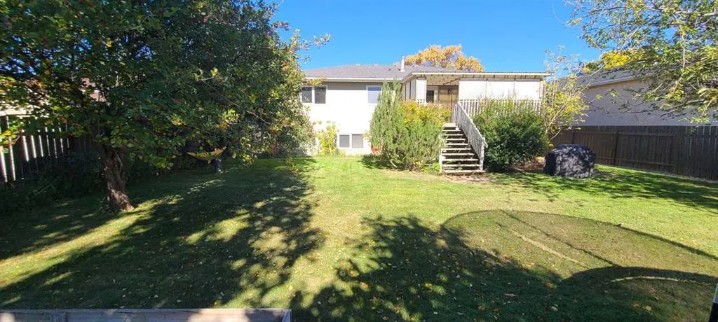 337 Ojibwa Place W