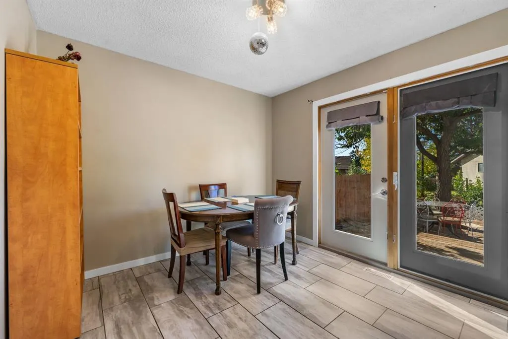 62 Fonda Crescent SE