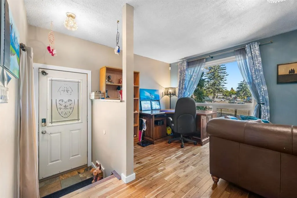 62 Fonda Crescent SE