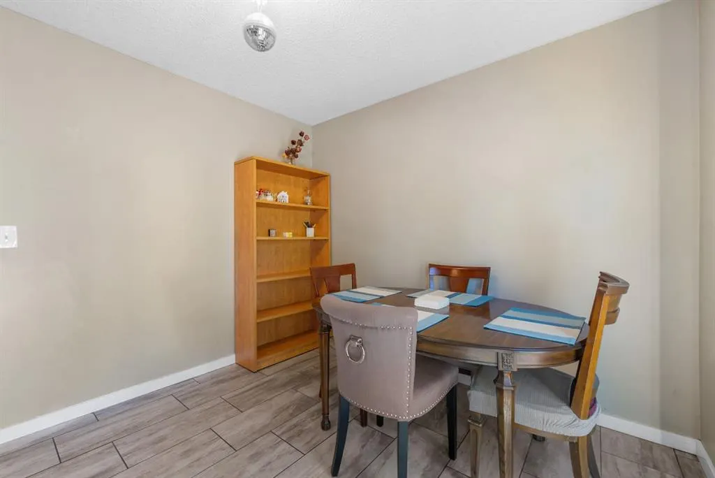 62 Fonda Crescent SE