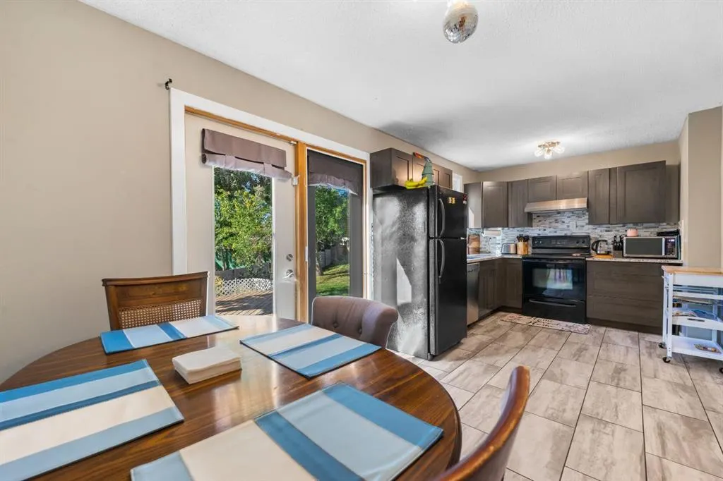62 Fonda Crescent SE