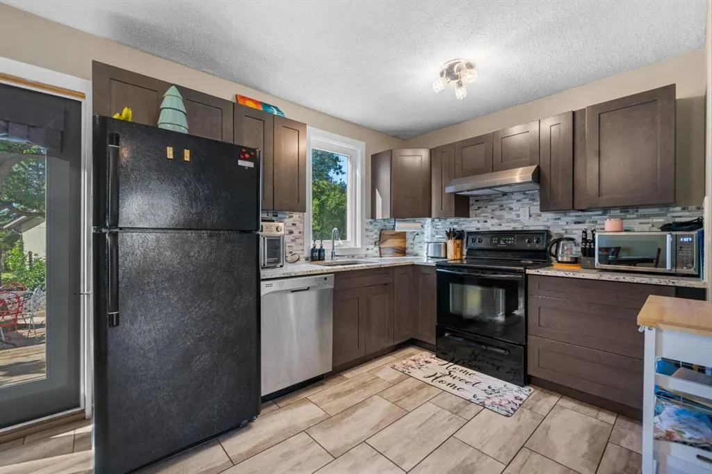 62 Fonda Crescent SE