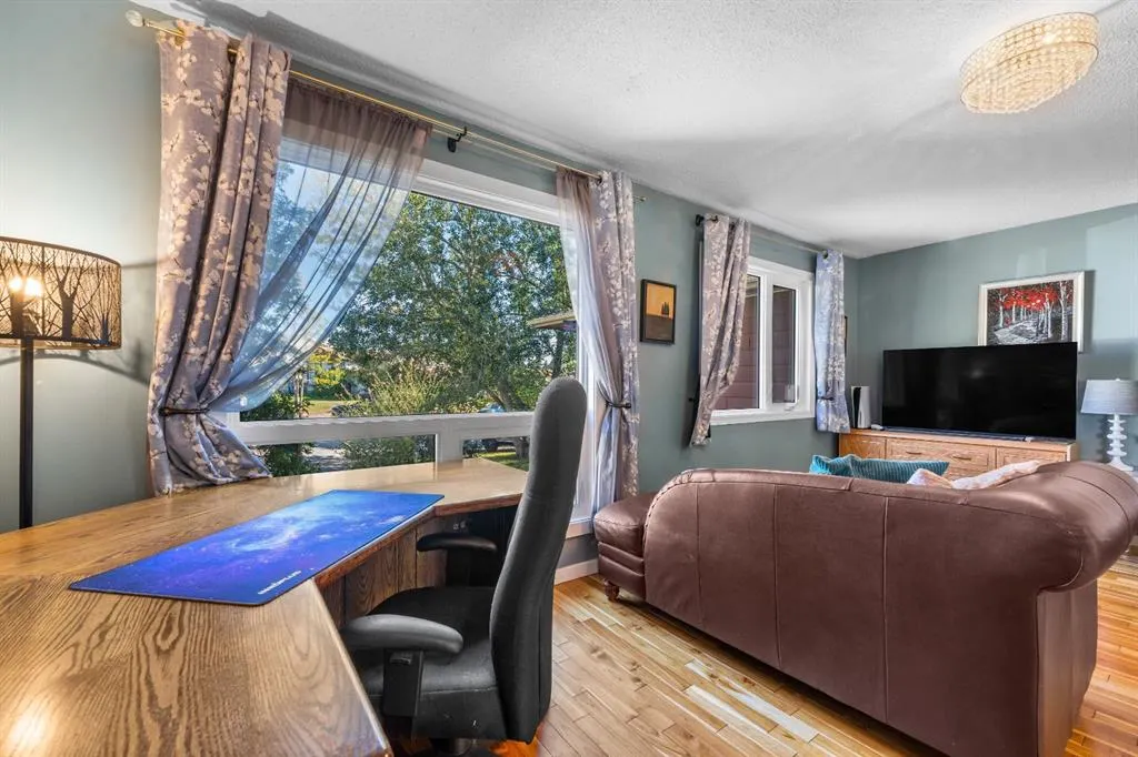 62 Fonda Crescent SE