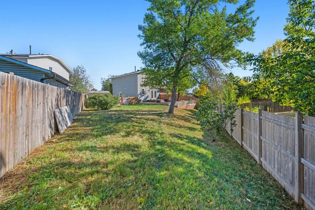 62 Fonda Crescent SE