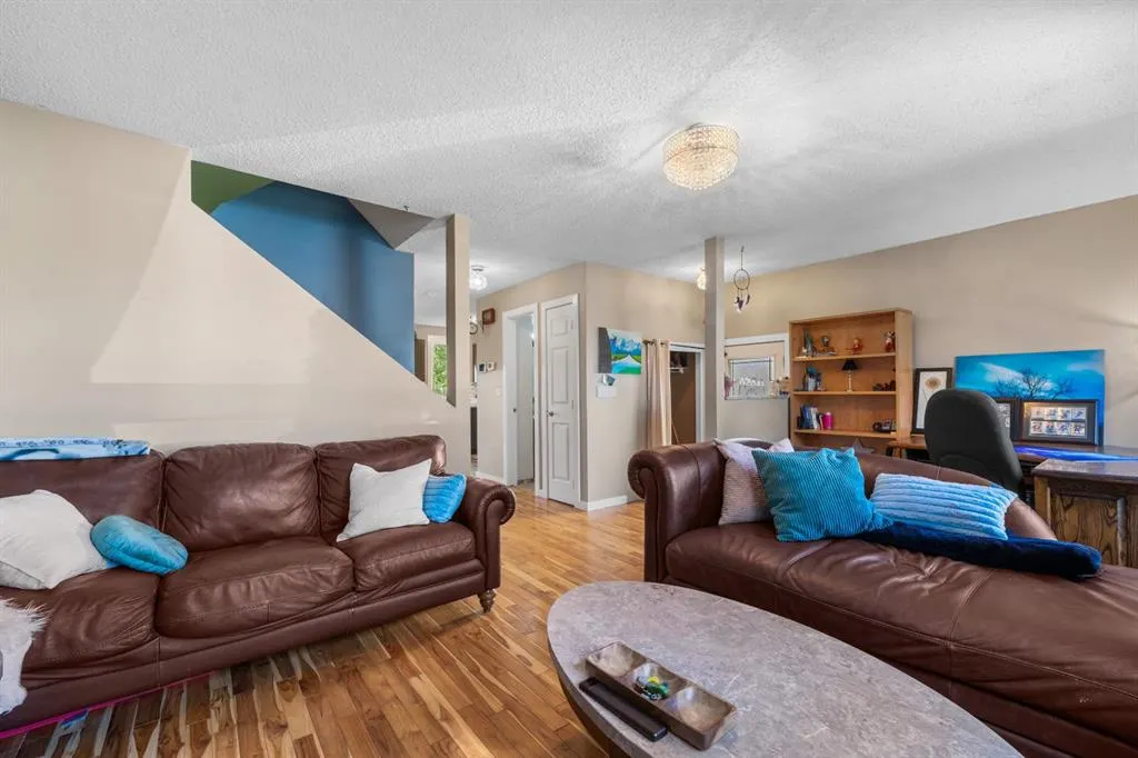62 Fonda Crescent SE