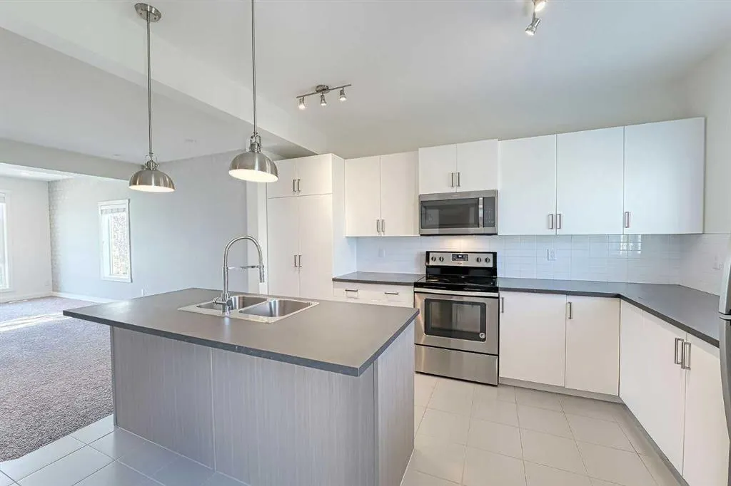10 Walden Lane SE