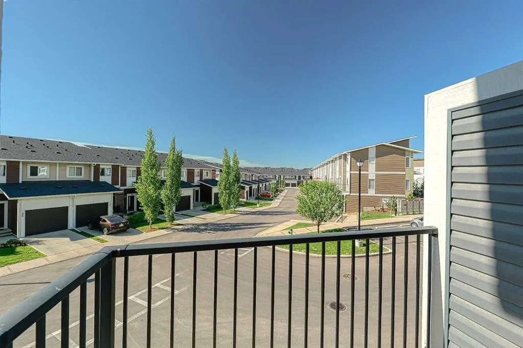10 Walden Lane SE