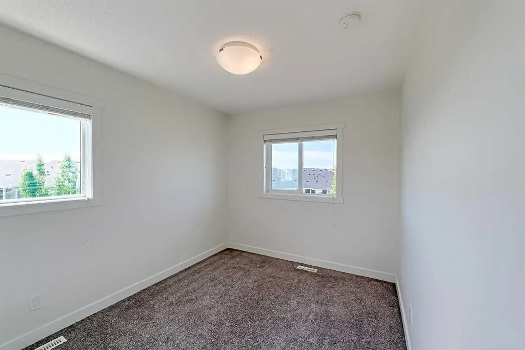 10 Walden Lane SE