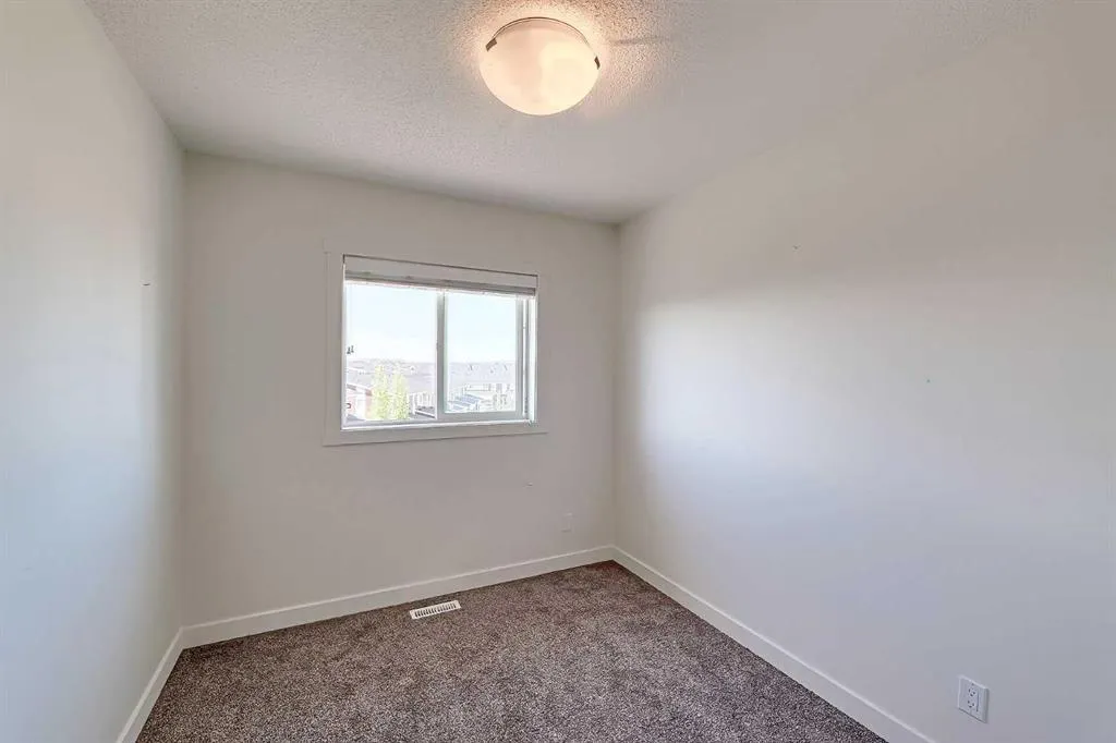10 Walden Lane SE