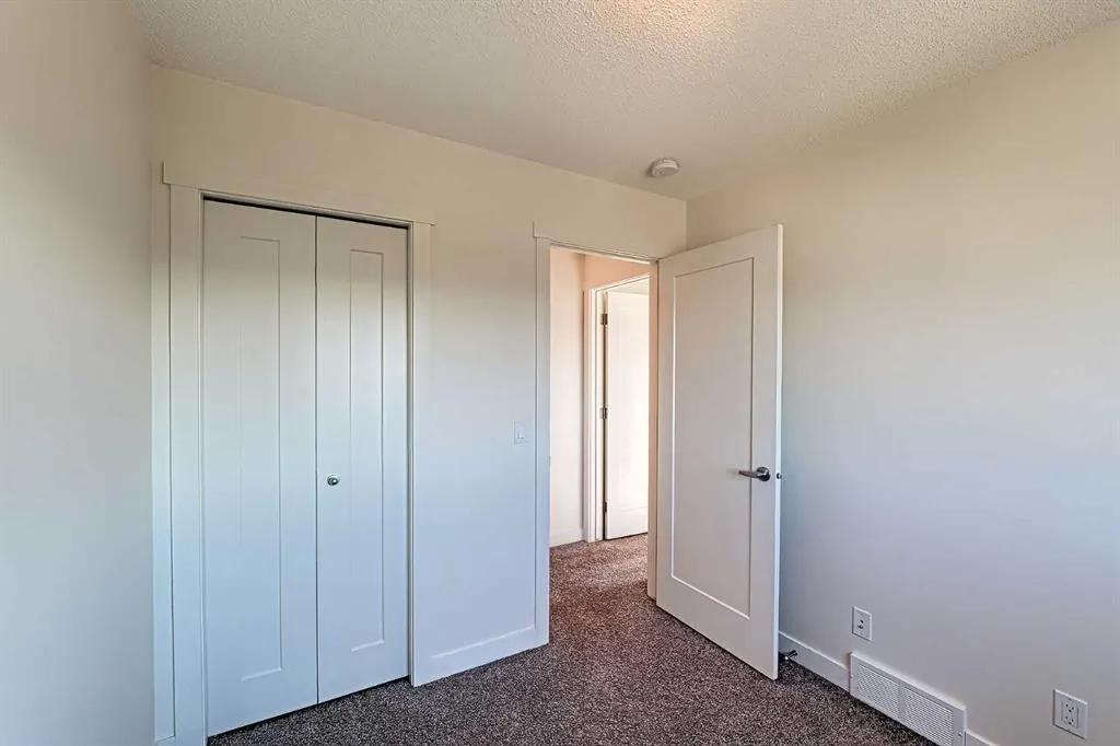10 Walden Lane SE