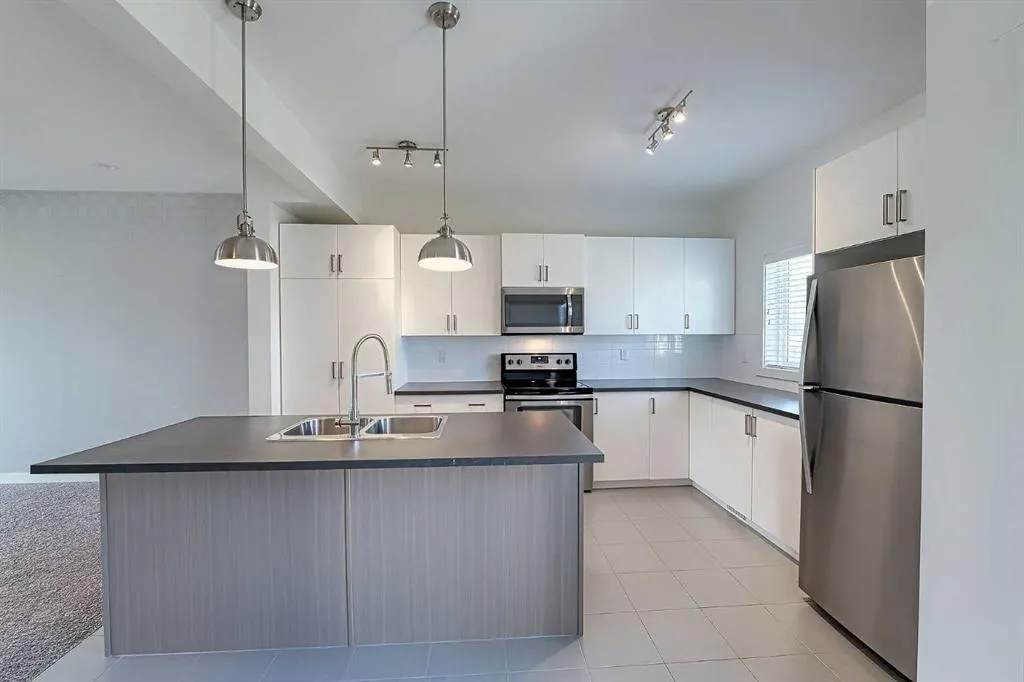 10 Walden Lane SE
