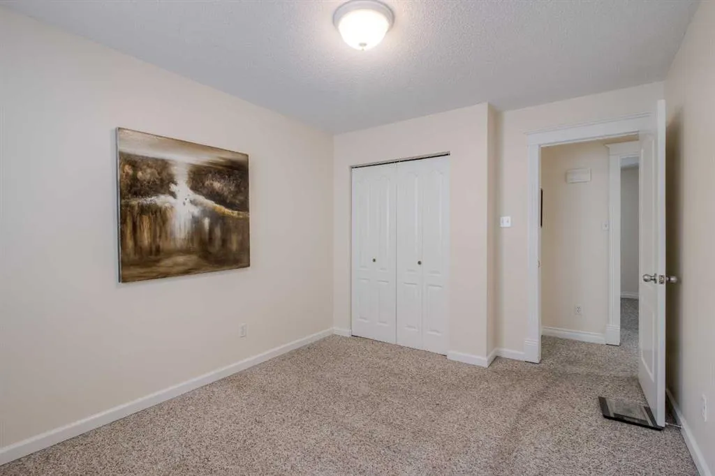 654 Columbia Boulevard W