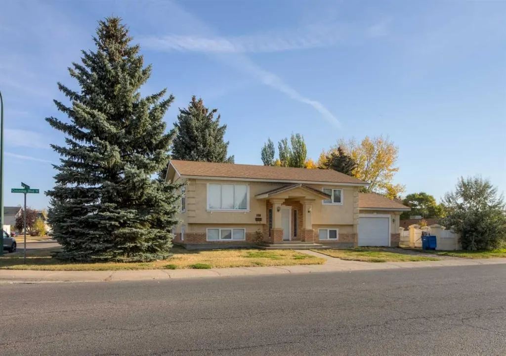 654 Columbia Boulevard W