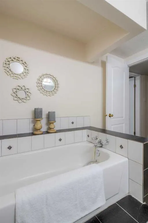 654 Columbia Boulevard W