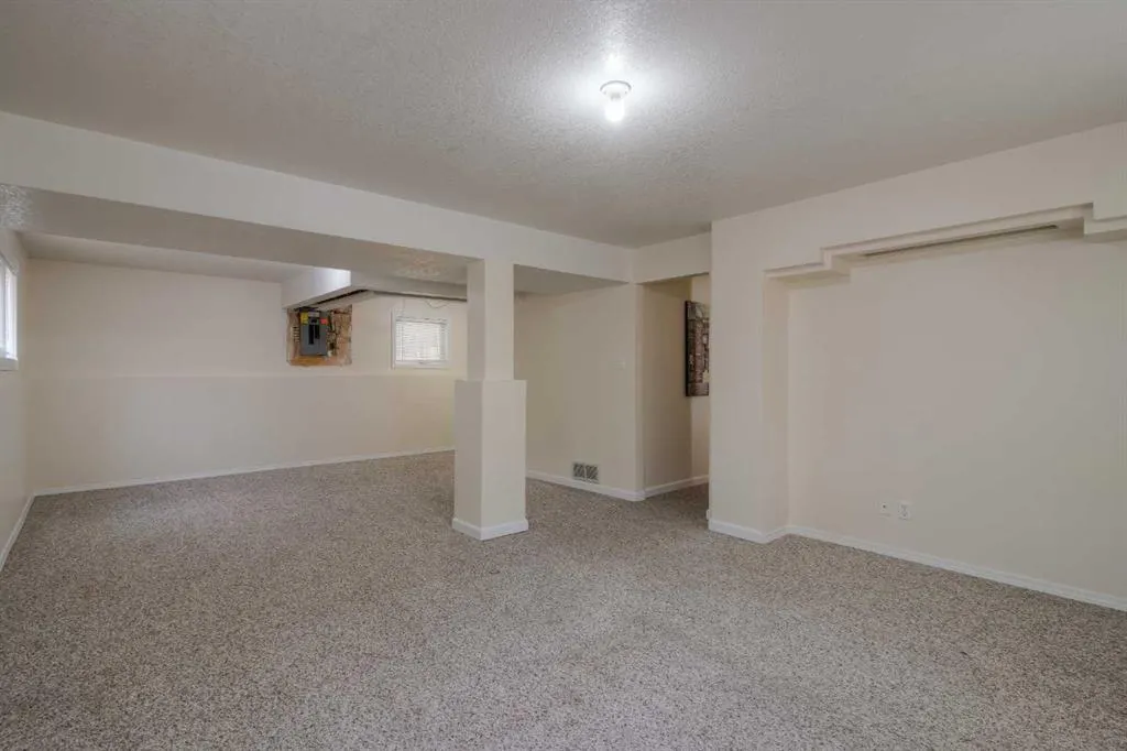 654 Columbia Boulevard W